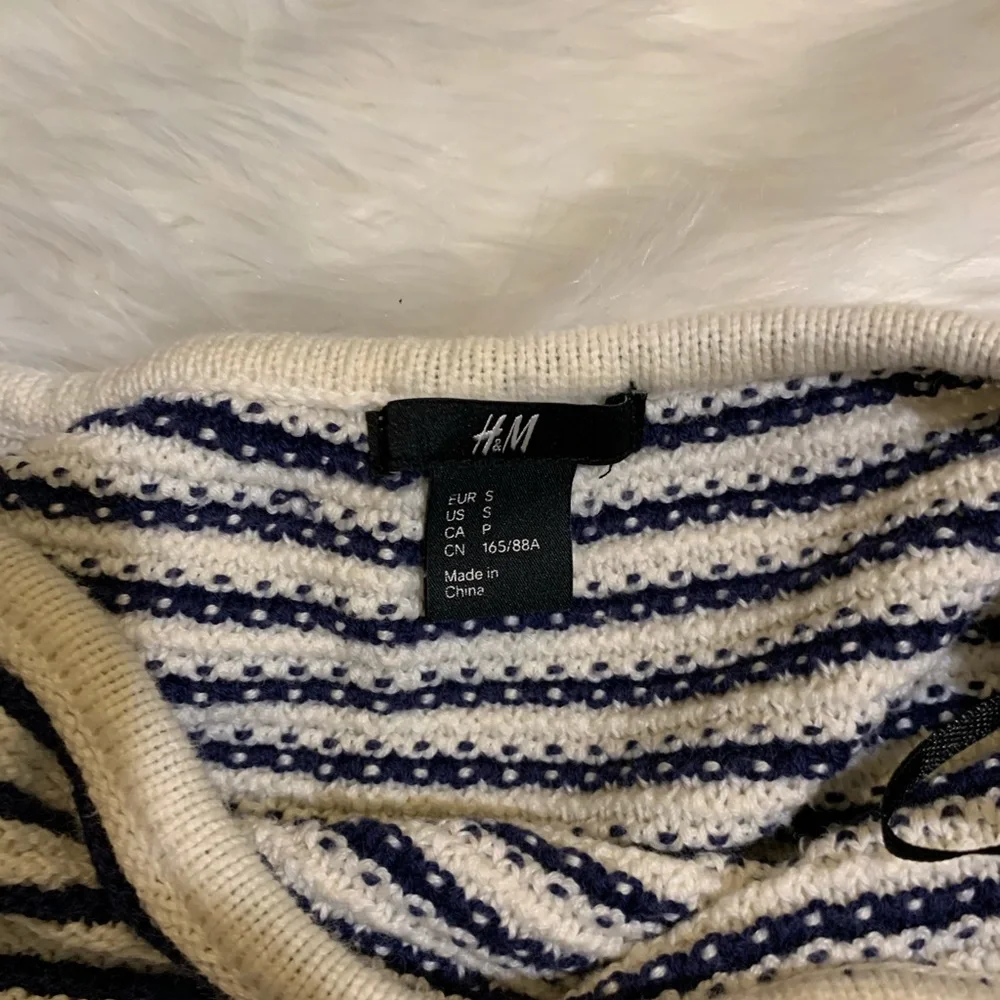 H & M Blue & White Stripped Long Sweater size small